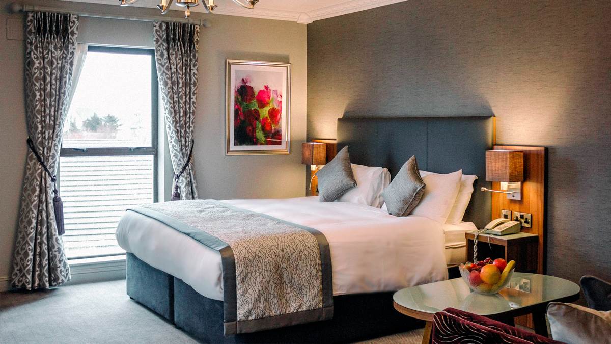 Deluxe-Room-Pic-1_3000x2000