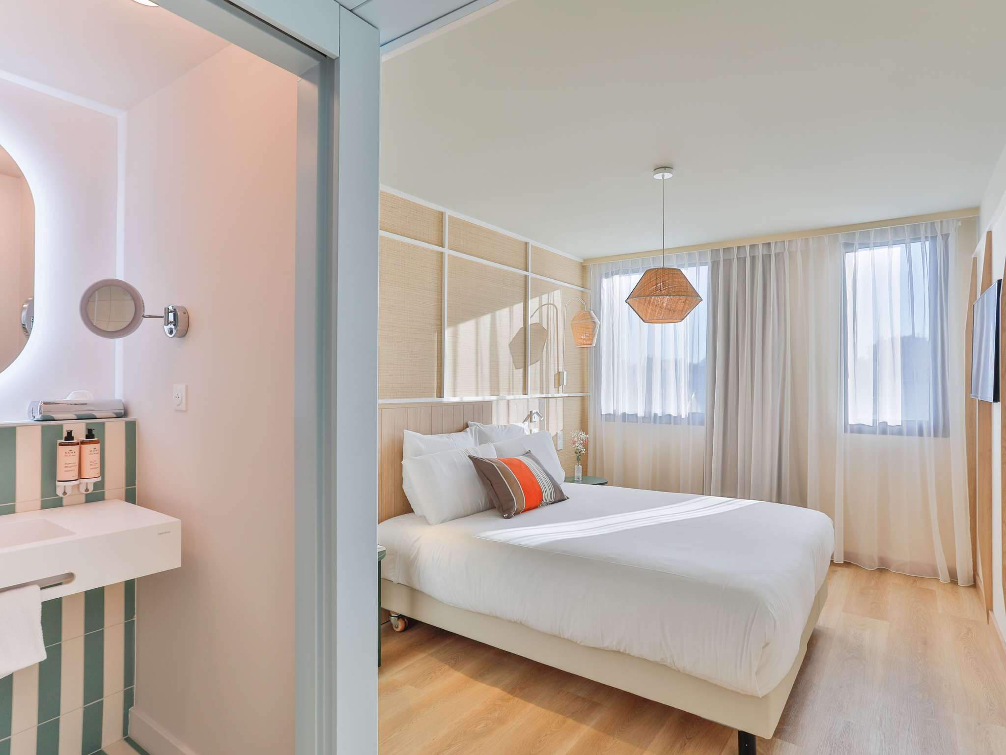 7286_ho_02_p_2048x1536