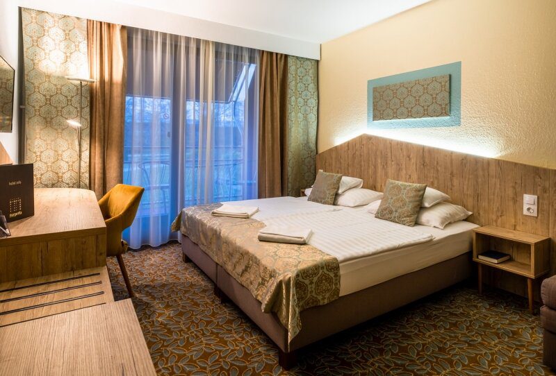 a2e66476cf4aace40186f330594a305d