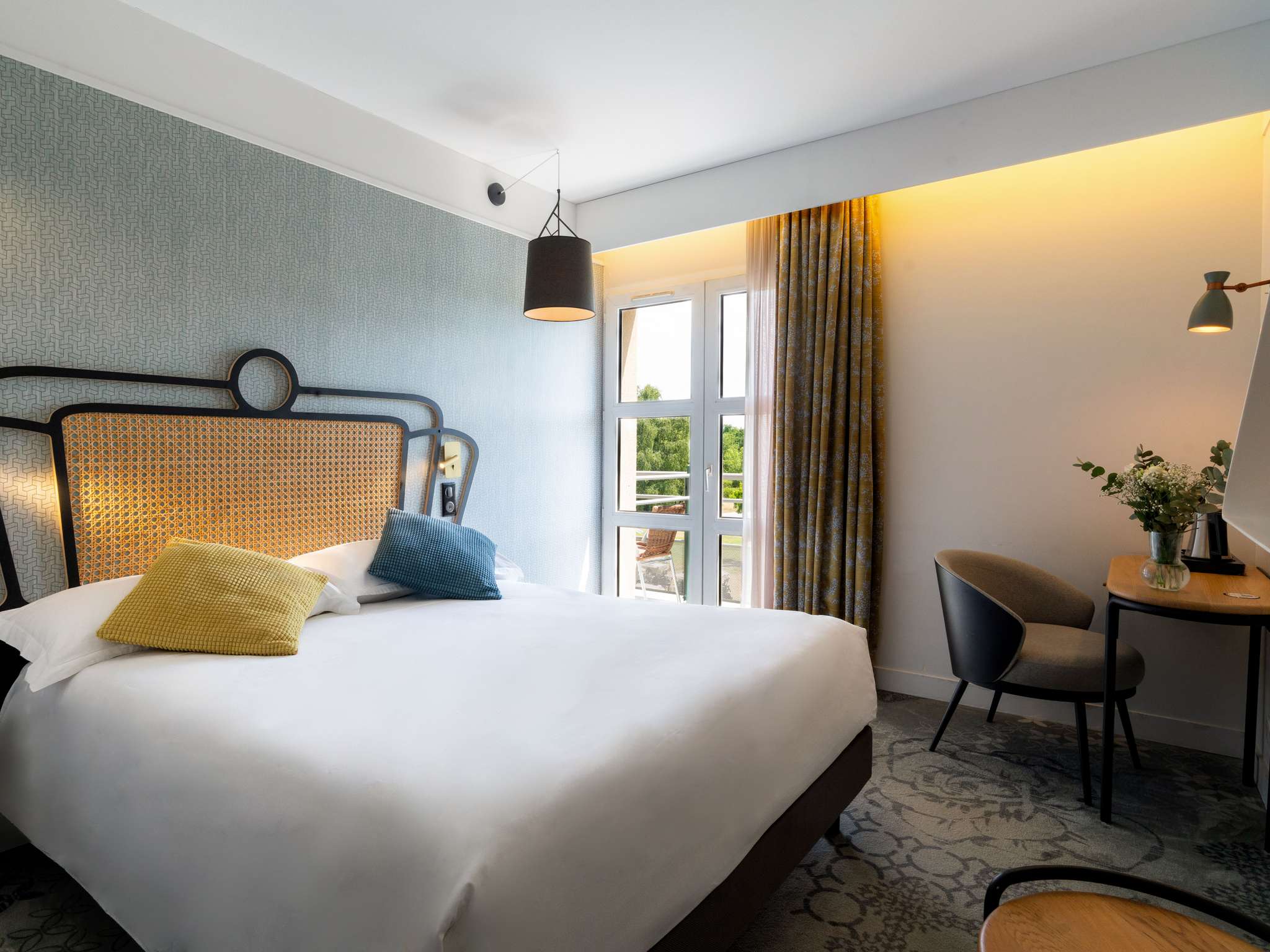 b1f0_ho_01_p_2048x1536