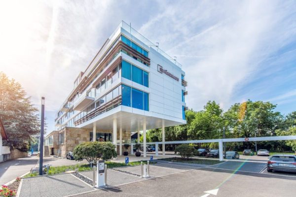 imgi_13_HOTEL_FAeHRHAUS_KOBLENZ_LUXUS_MOSEL_ARCHITEKTUR_01-1040x693